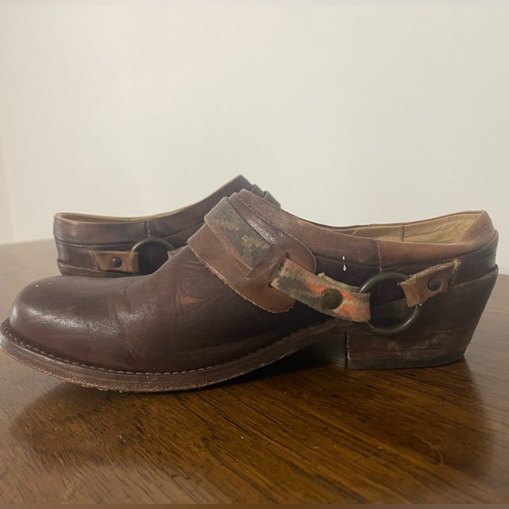 Bed:Stu Triad Leather Clog - Picture 3 of 5